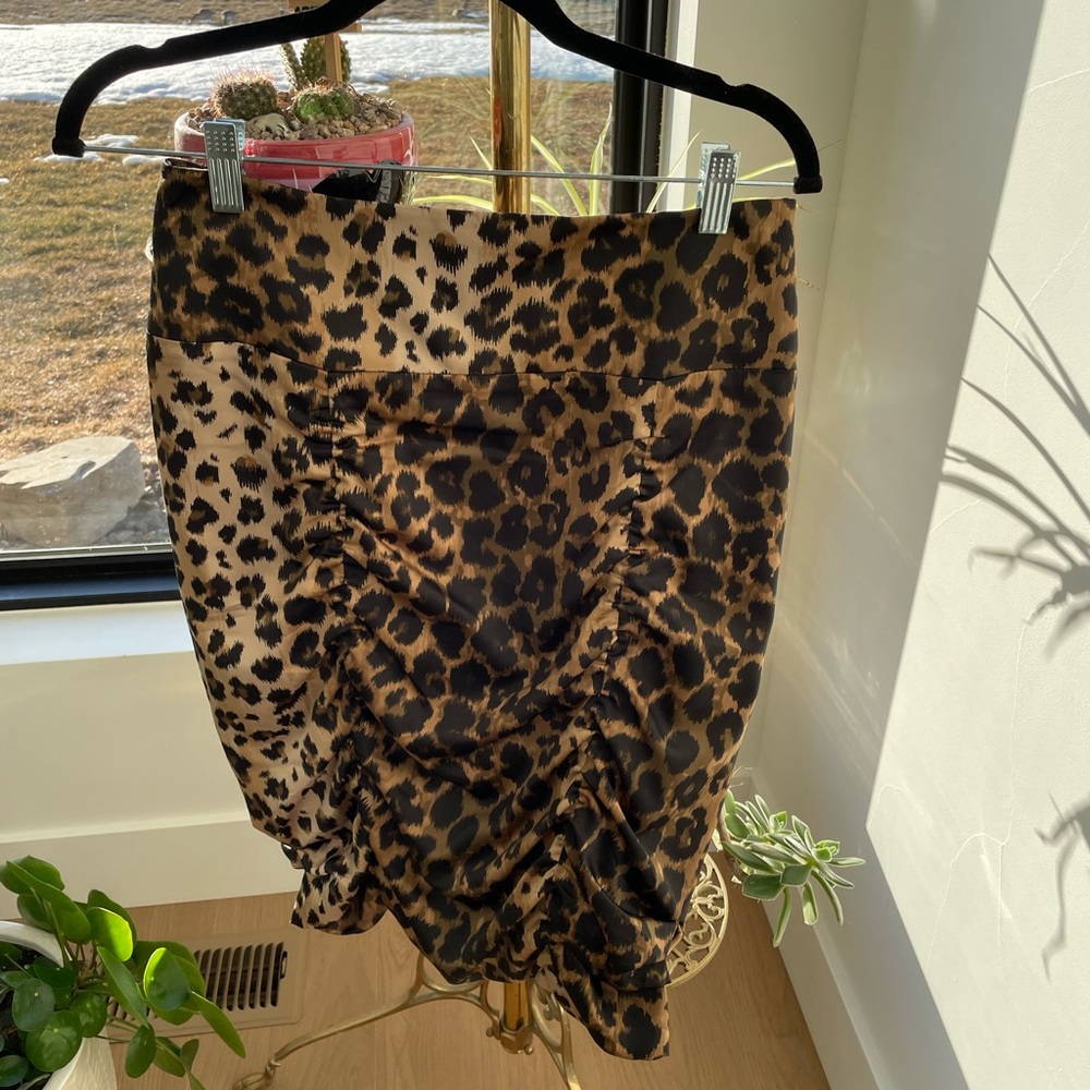 Victoria’s Secret Cheetah Print Pencil Skirt